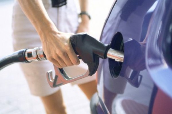 Cine vinde cea mai ieftină benzină din România